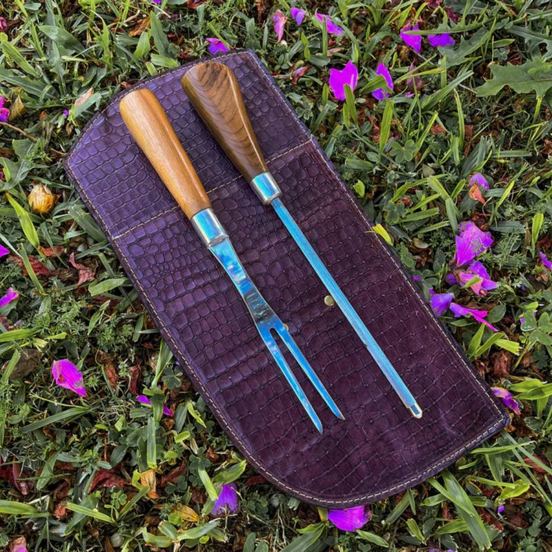 Kit para Churrasco com Cabo madeira + Case especial em couro - Três peças