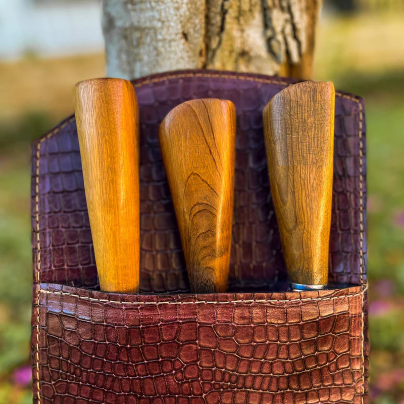 Kit para Churrasco com Cabo madeira + Case especial em couro - Três peças