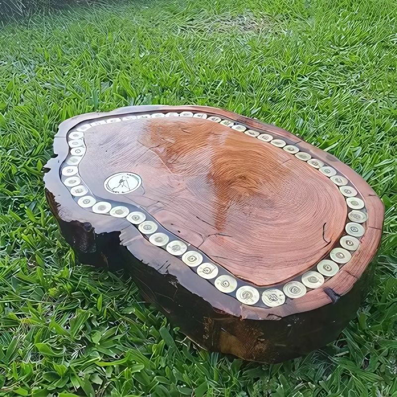 Tábua de Corte Rústica com Cartuchos – Madeira de Itaúba Uma peça bruta