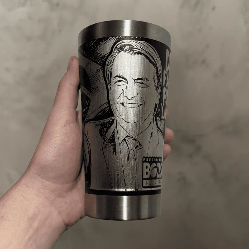 Mito Patriota – Copo Térmico Preto Personalizado 360° a Laser + Brinde